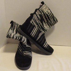 TOMS Size 9 Black White Gray Faux Fur Warm Winter Cozy Boots